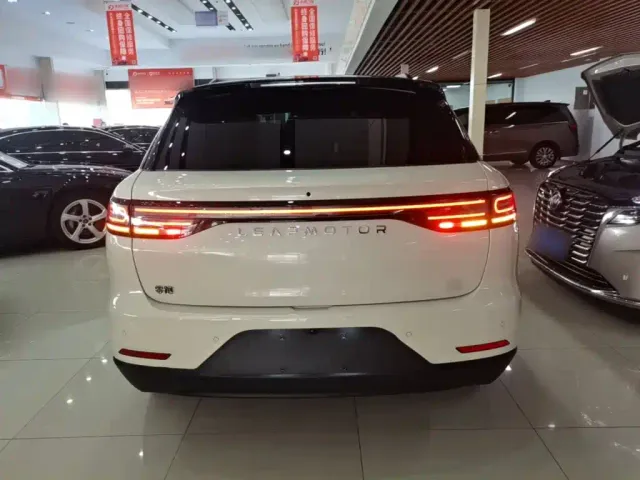 Leapmotor C11 — Фото автомобиля 5