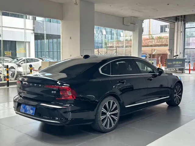 Volvo S90 — Фото автомобиля 5