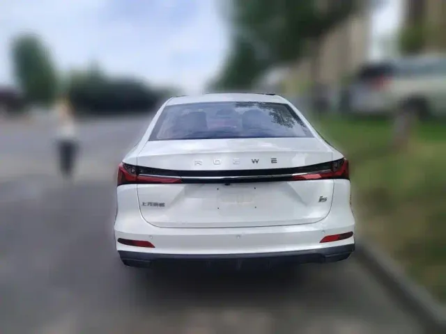 Roewe i5 — Фото автомобиля 3