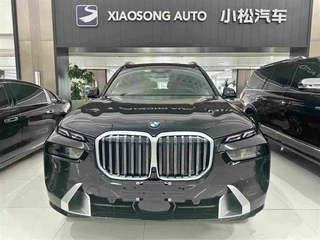 BMW X7 — Фото автомобиля 2