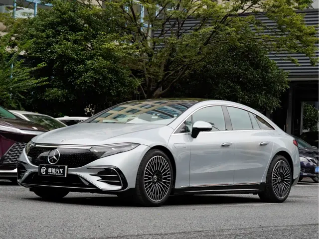 Фотография автомобиля — Mercedes-Benz EQS
