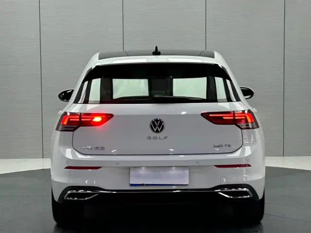Volkswagen Golf — Фото автомобиля 4