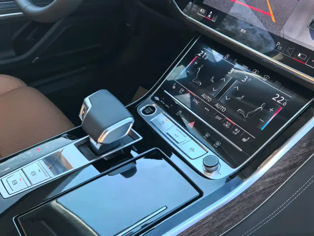 Audi A8 — Фото автомобиля 13