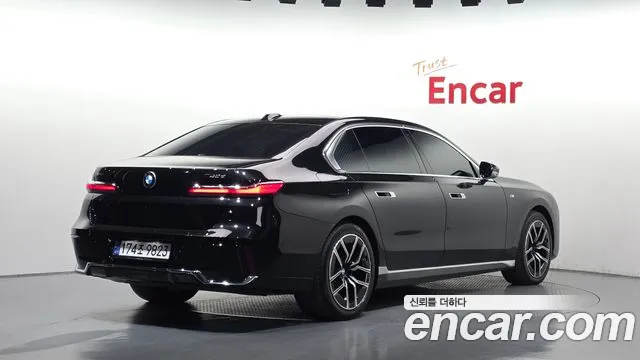 BMW 7 Series G70 — Фото автомобиля 2