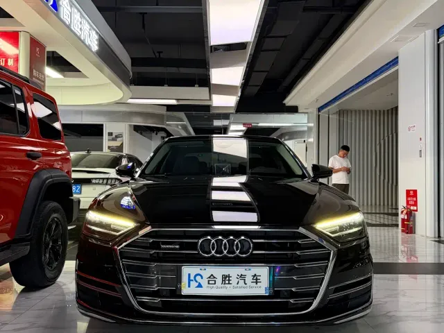 Audi A8 — Фото автомобиля 2