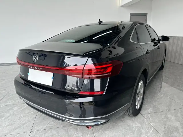 Volkswagen Passat — Фото автомобиля 6