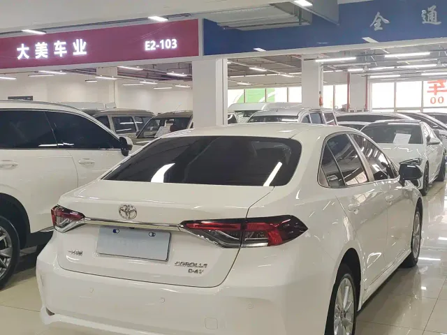 Toyota Corolla — Фото автомобиля 10