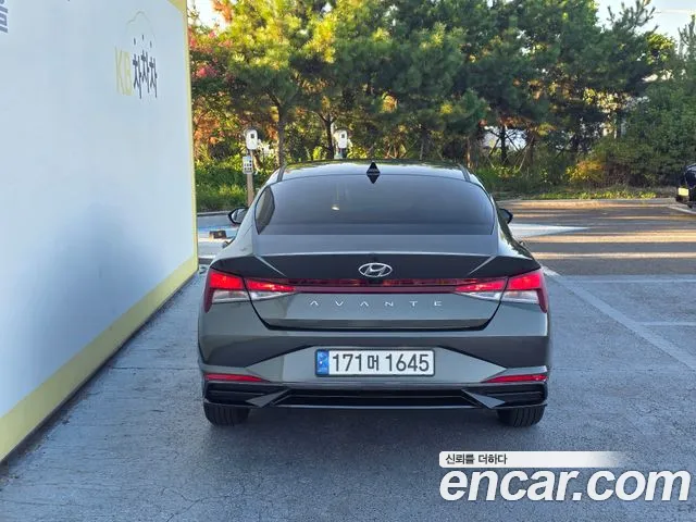 Hyundai Avante CN7 — Фото автомобиля 4