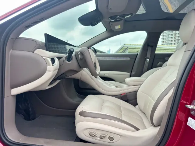 IM Motors L6 — Фото автомобиля 7