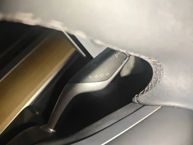 Tesla Model Y — Фото автомобиля 6