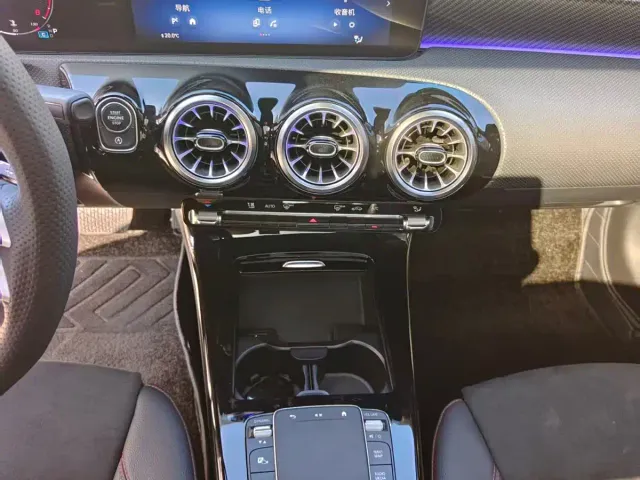 Mercedes-Benz A-Class — Фото автомобиля 14