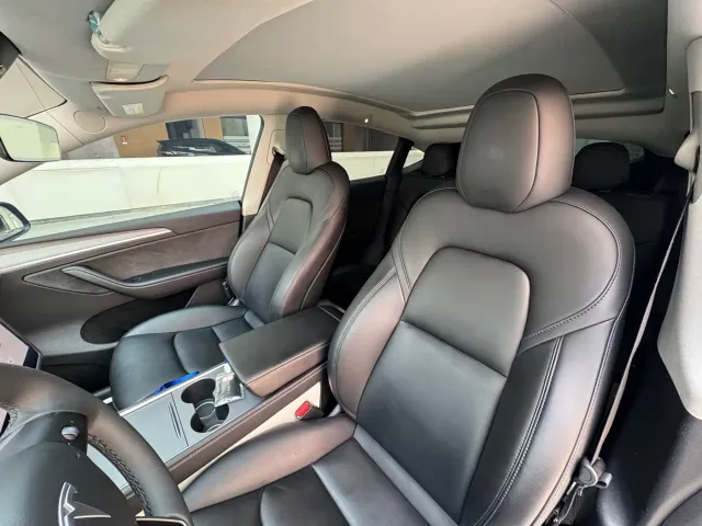 Tesla Model Y — Фото автомобиля 9