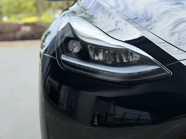 Tesla Model Y — Фото автомобиля 8