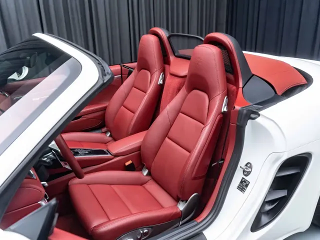 Porsche 718 — Фото автомобиля 8