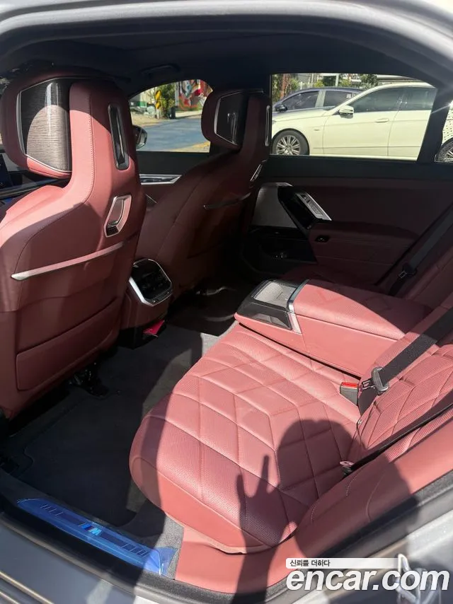 BMW 7 Series — Фото автомобиля 11