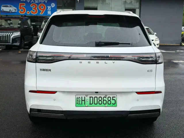 Geely Galaxy E5 — Фото автомобиля 9
