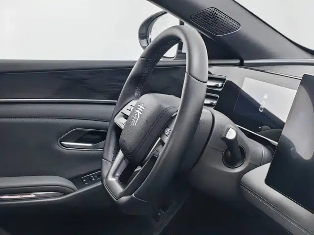 BYD Qin L — Фото автомобиля 22