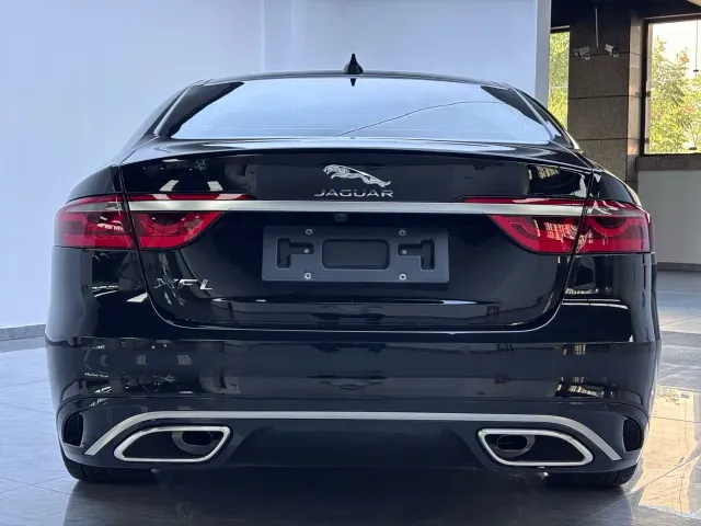 Jaguar XFL — Фото автомобиля 18