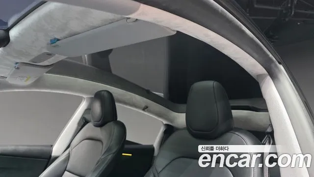 Tesla Model Y — Фото автомобиля 19