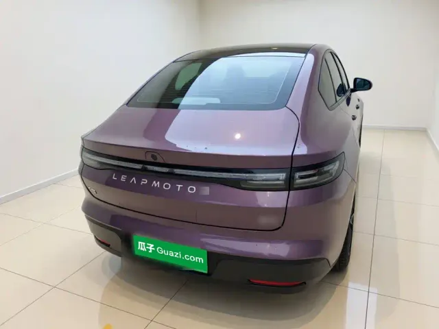 Leapmotor B01 — Фото автомобиля 5