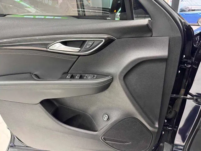 Buick Envision Plus — Фото автомобиля 22