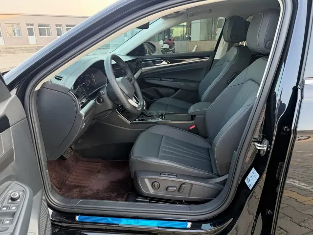 Volkswagen Passat — Фото автомобиля 10