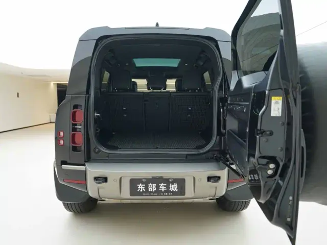 Land Rover Defender — Фото автомобиля 5