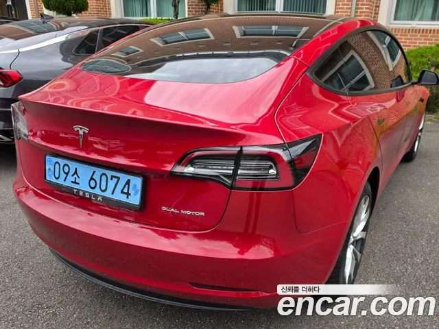 Tesla Model 3 — Фото автомобиля 2