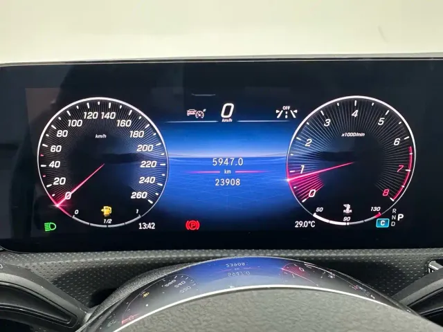 Mercedes-Benz A-Class — Фото автомобиля 13