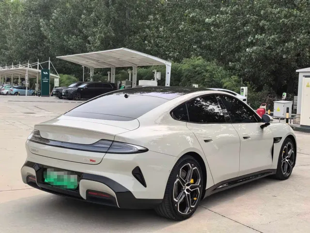 Xiaomi SU7 — Фото автомобиля 11