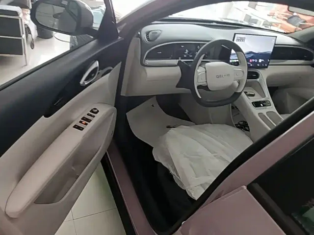 Geely Starry Wish — Фото автомобиля 15