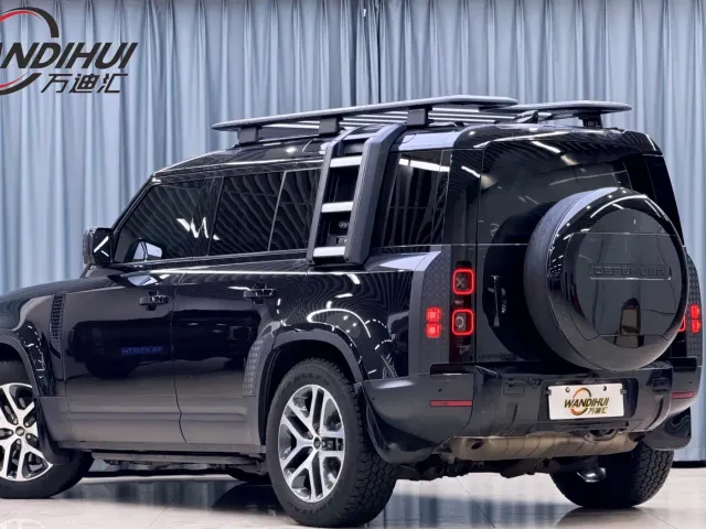 Land Rover Defender — Фото автомобиля 29