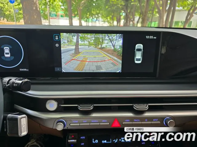 Hyundai Grandeur Grandeur (GN7) 2.5 Бензин 2WD — Фото автомобиля 17