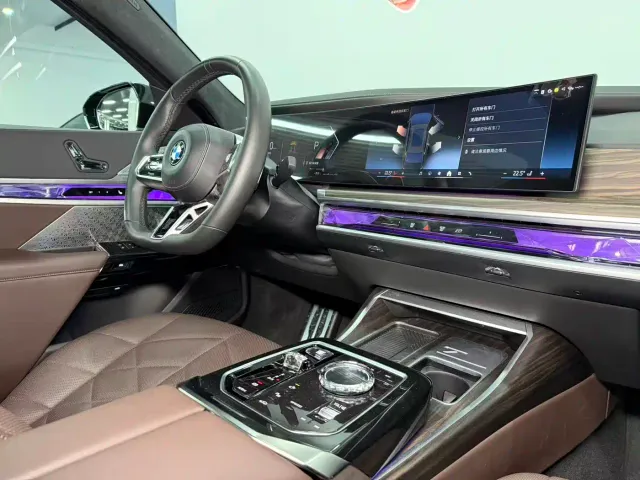 BMW 7 Series — Фото автомобиля 12