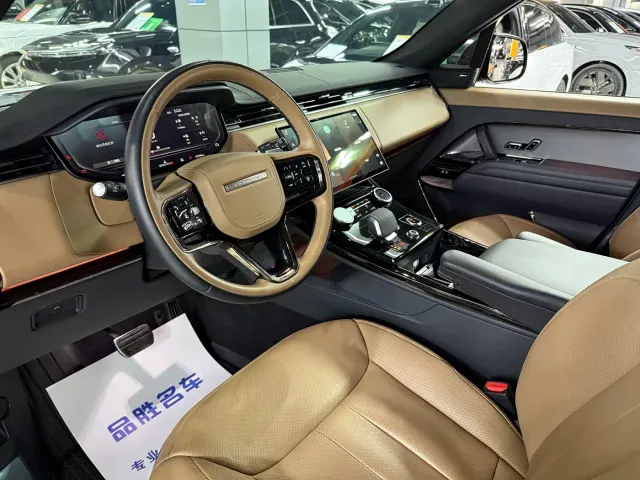 Land Rover Range Rover Sport — Фото автомобиля 9