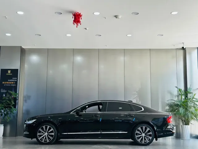 Volvo S90 — Фото автомобиля 9