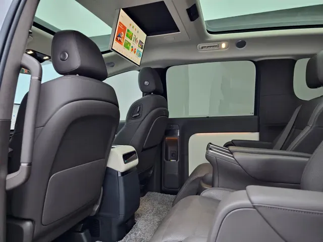 Li Auto MEGA — Фото автомобиля 17