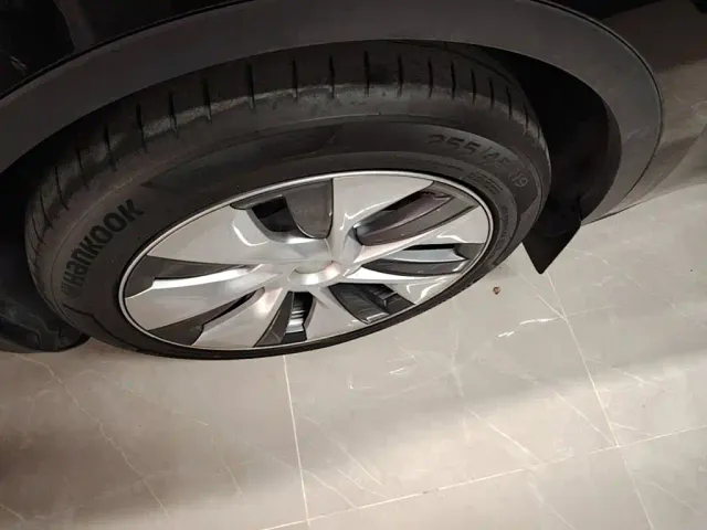 Tesla Model Y — Фото автомобиля 22
