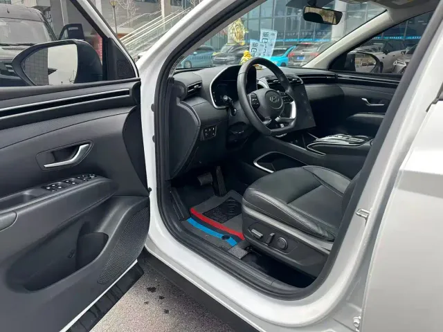 Hyundai Tucson — Фото автомобиля 4