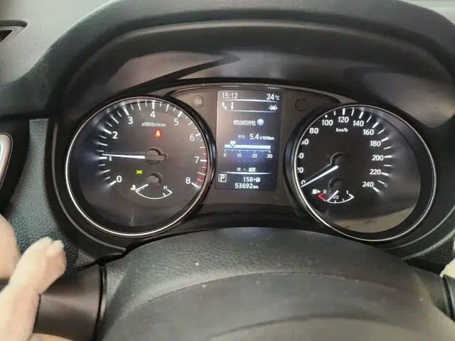 Nissan Qashqai — Фото автомобиля 4