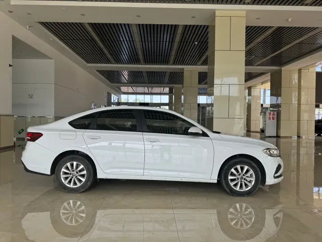 Volkswagen Lavida — Фото автомобиля 11