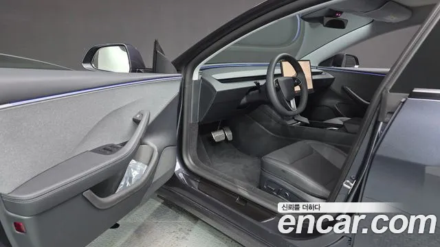 Tesla Model 3 — Фото автомобиля 7