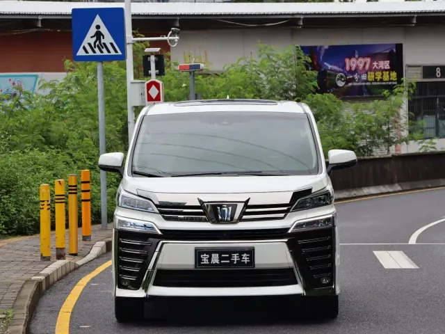 Toyota Vellfire — Фото автомобиля 2