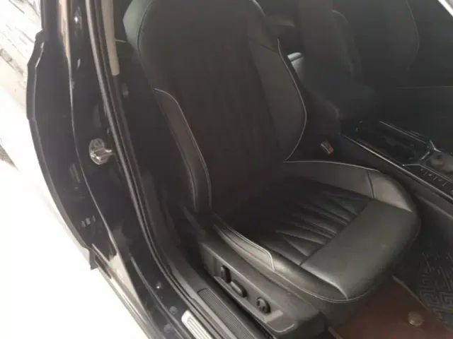 Volkswagen Passat — Фото автомобиля 24