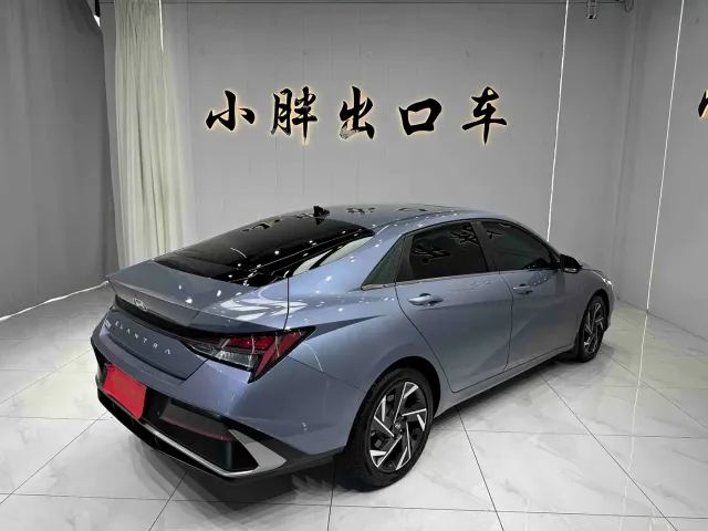 Hyundai Elantra — Фото автомобиля 4