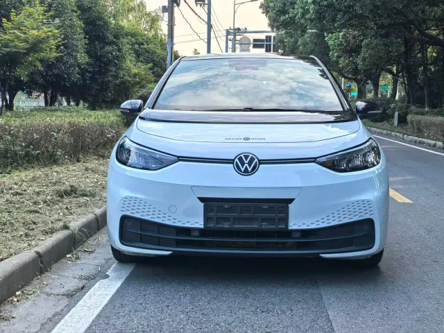 Volkswagen ID.3 — Фото автомобиля 2