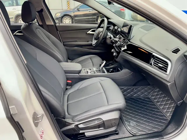 BMW 1 Series — Фото автомобиля 12