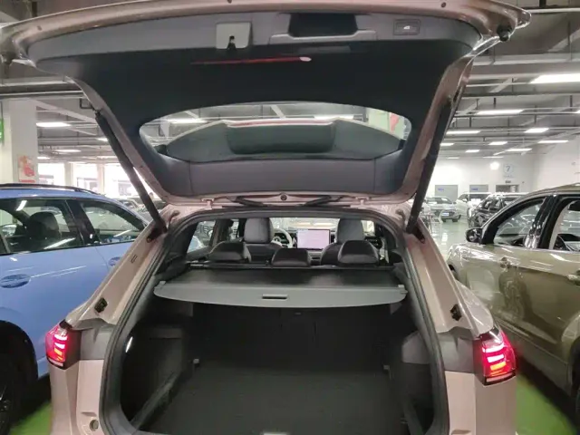 Volkswagen Tiguan L — Фото автомобиля 18