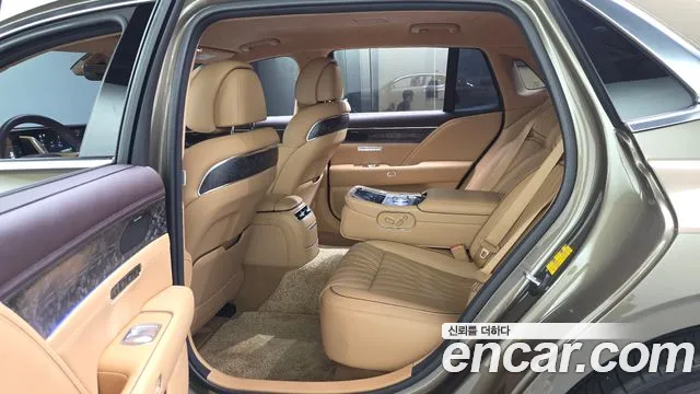 Genesis G90 Бензин 3.5 турбо AWD — Фото автомобиля 24
