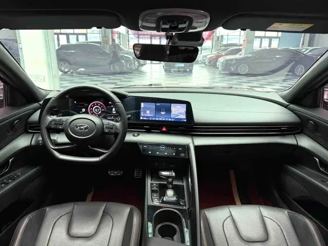 Hyundai Elantra — Фото автомобиля 6